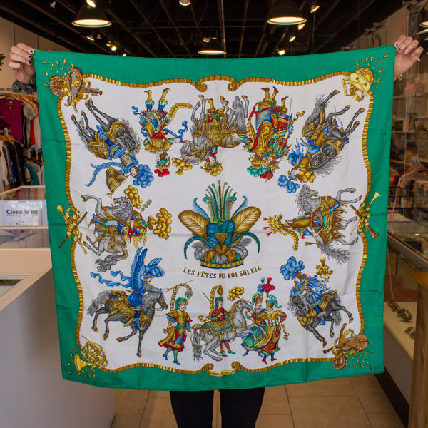 HERMES シルクスカーフ LES FÊTES DU ROI SOLEIL Hermès Les Fêtes Du Roi Soleil Silk Scarf ○ Labellov ○ Buy