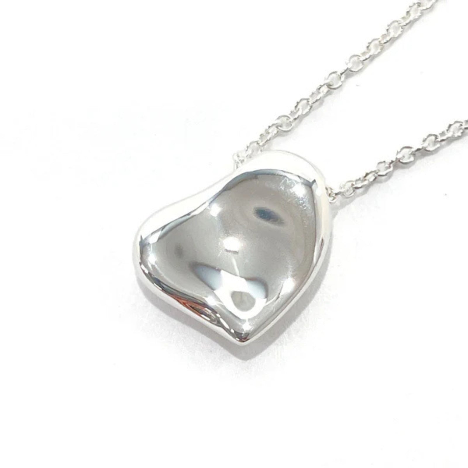 Elsa Peretti Solid Heart Pendant