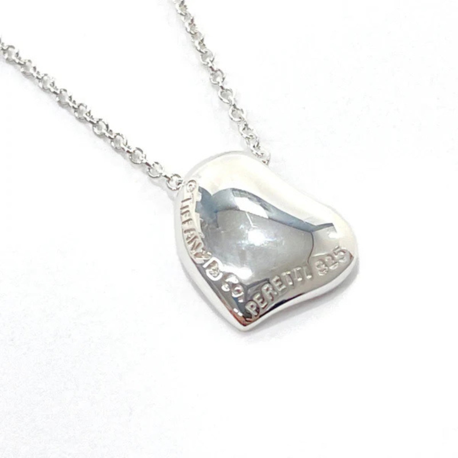Elsa Peretti Solid Heart Pendant
