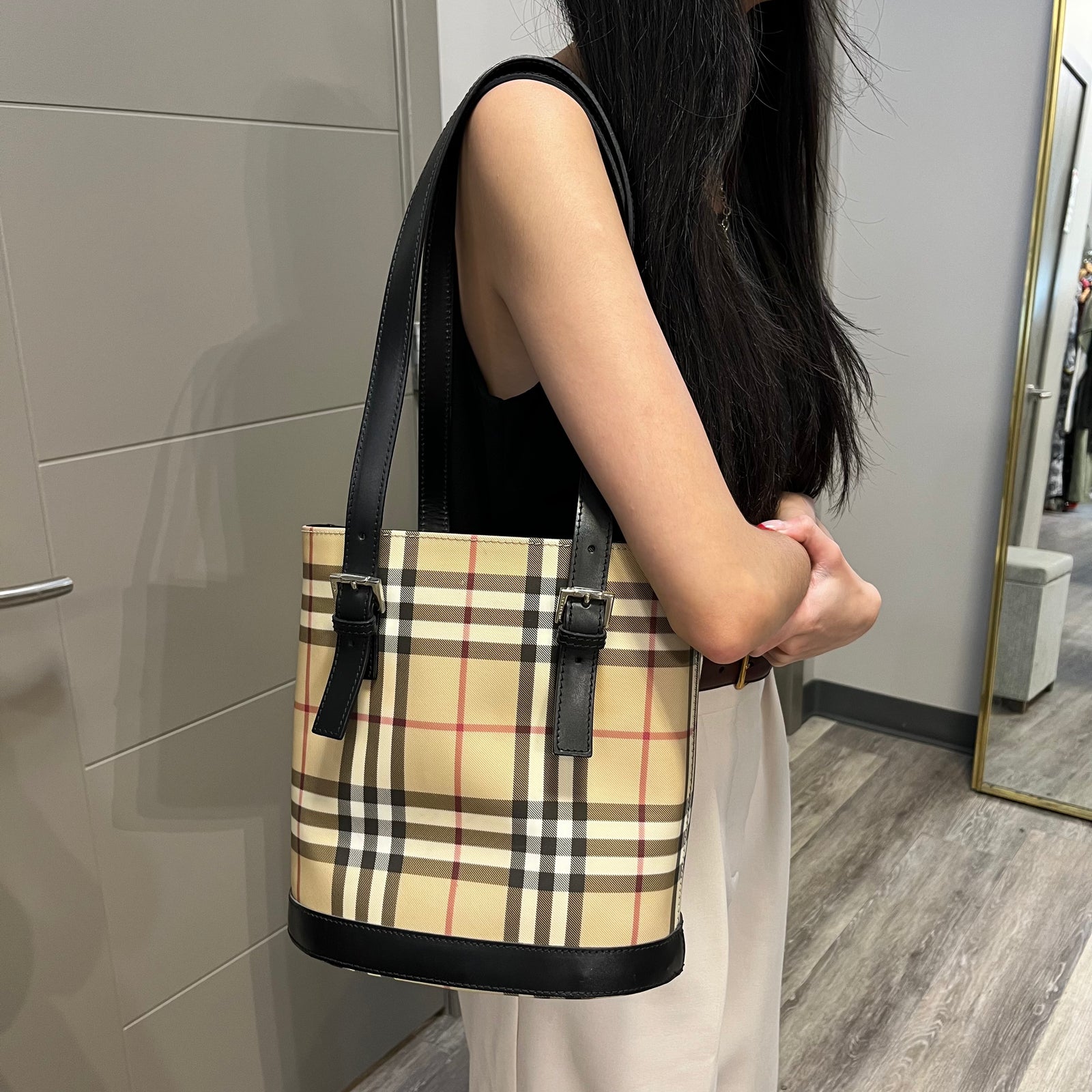 Burberry nova best sale check bucket bag