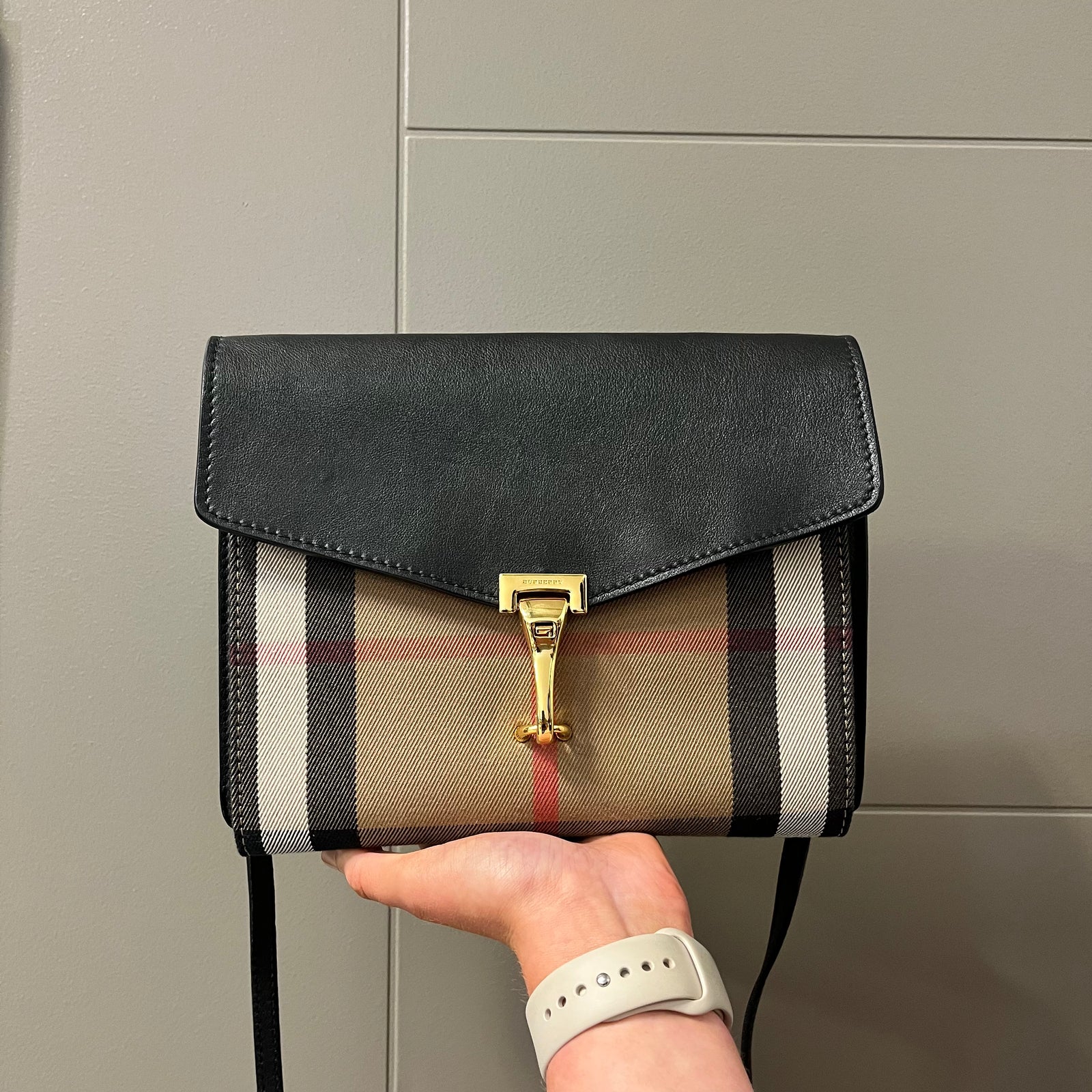 Burberry macken crossbody bag hotsell