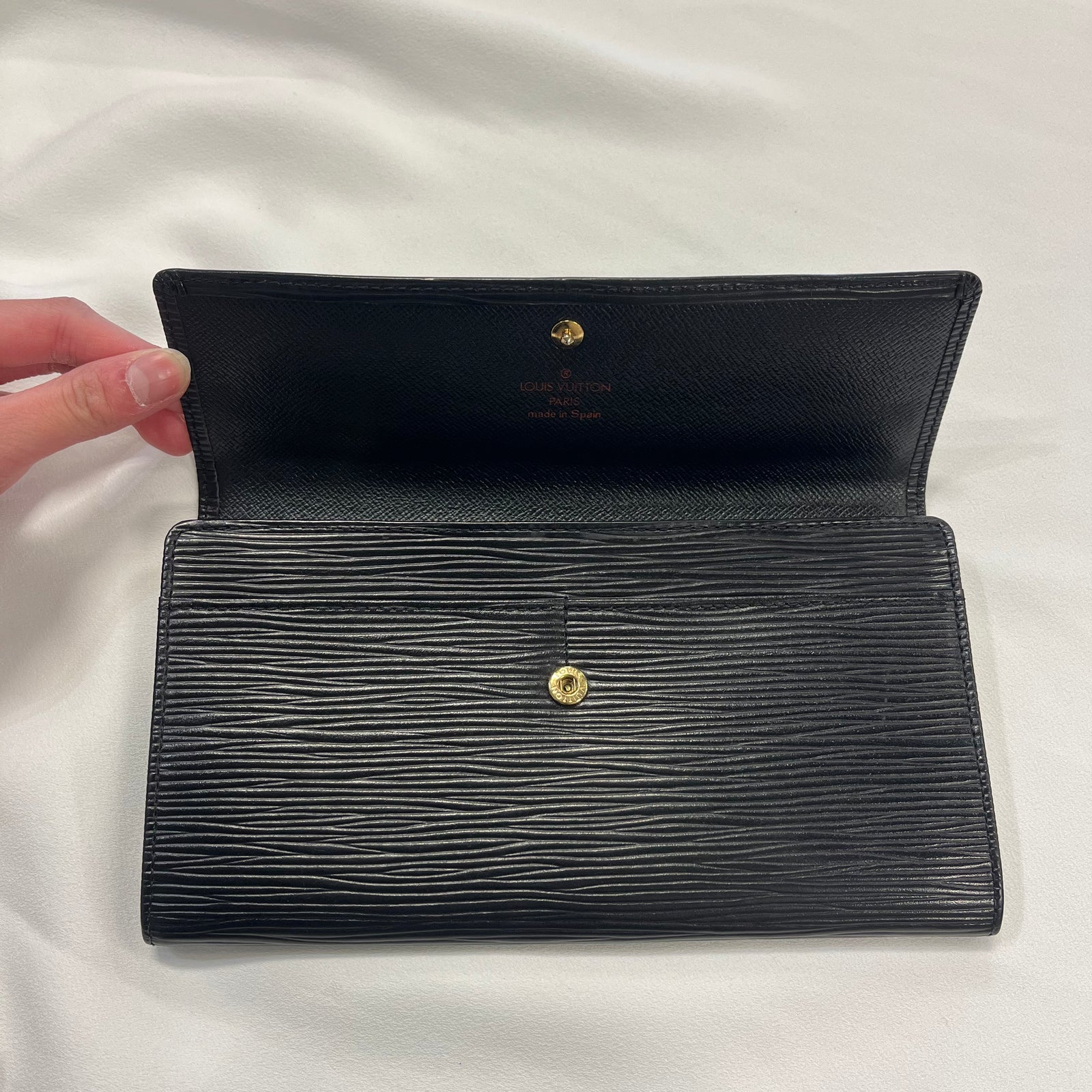 Louis Vuitton Zippy Organizer Epi Leather wallet black