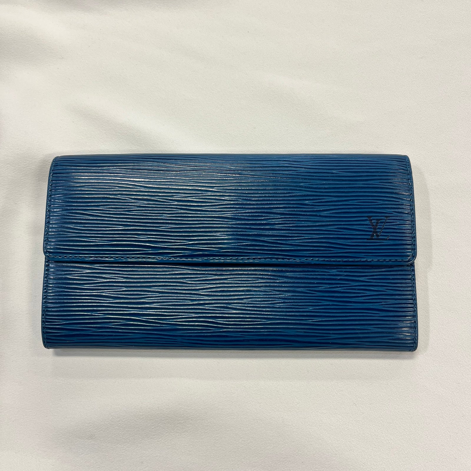 Vintage Louis Vuitton Epi Wallet