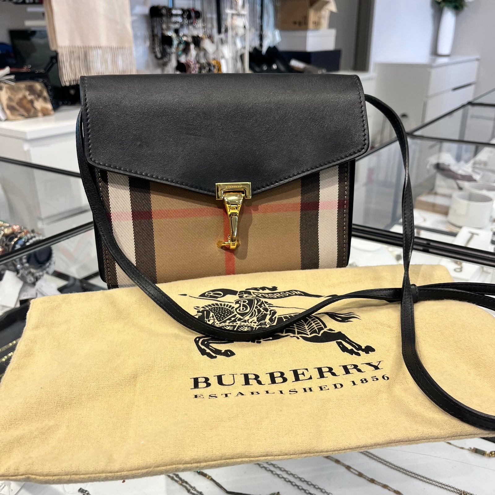 【BURBERRY】MACKENショルダーBAG Derby Calfskin Classic Check Macken Crossbody Bag – Loom