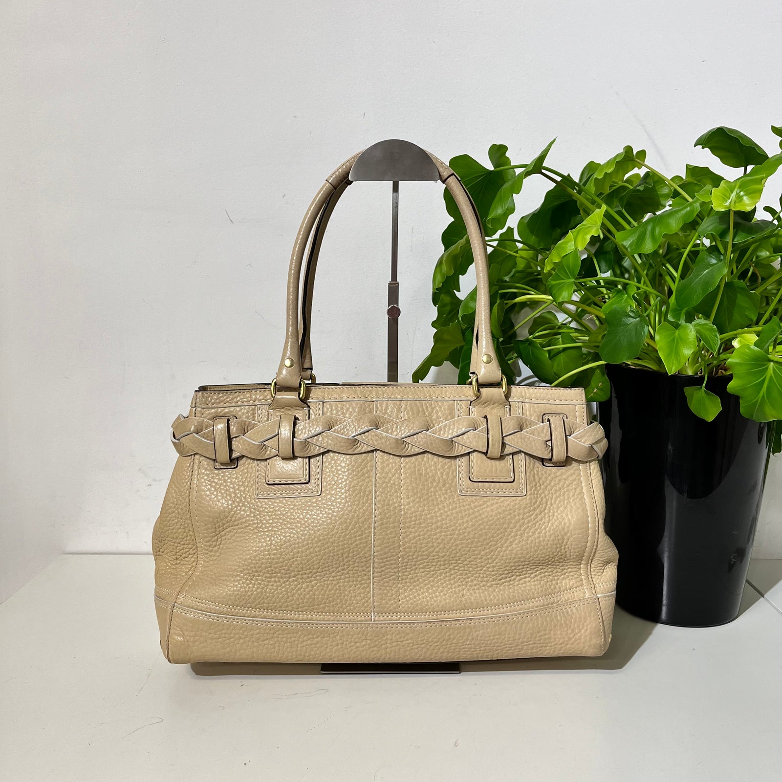 Sandy Shoulder Bag