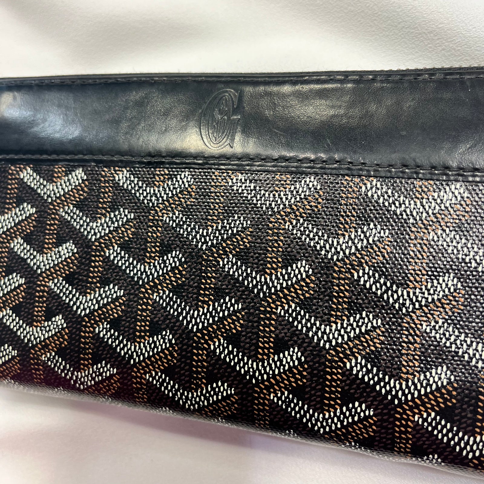 Goyard Black Chevron Matignon GM Zip Around Wallet For Sale at