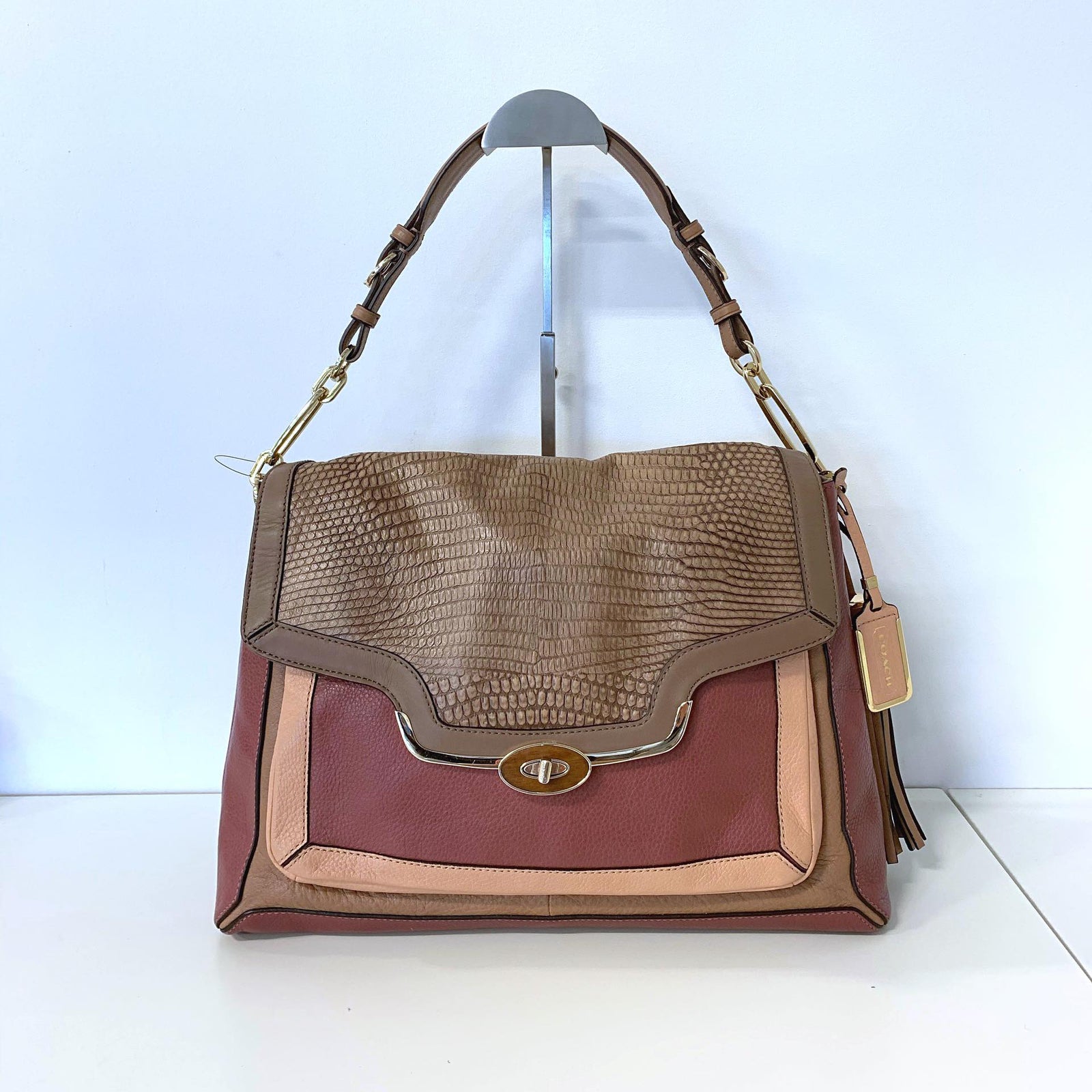 Dusty Rose Alligator Print Shoulder Bag