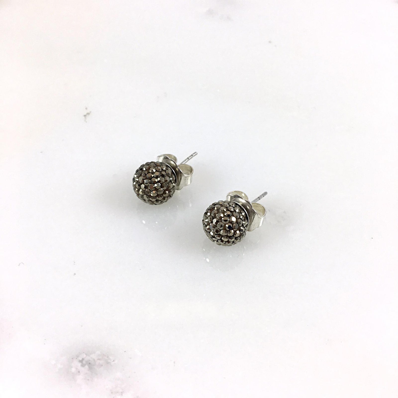 10mm Dorado Stud Earrings