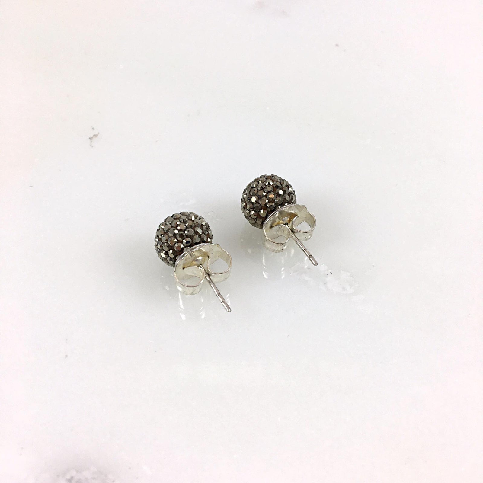 10mm Dorado Stud Earrings