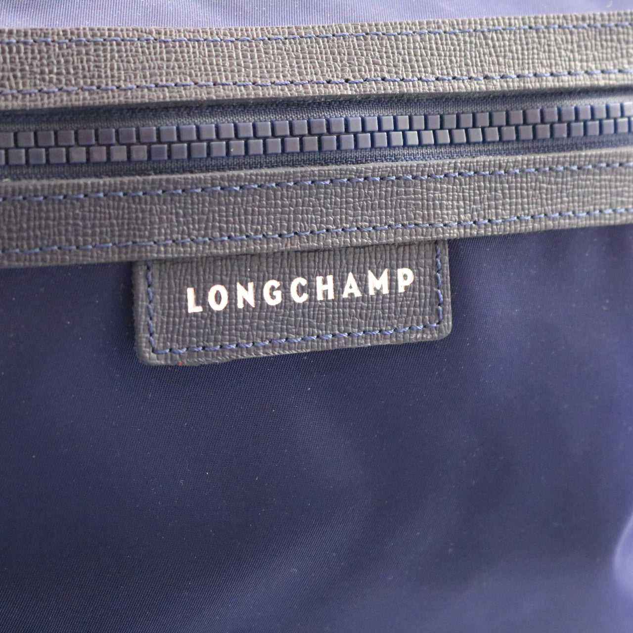 Le Pilage Neo Crossbody