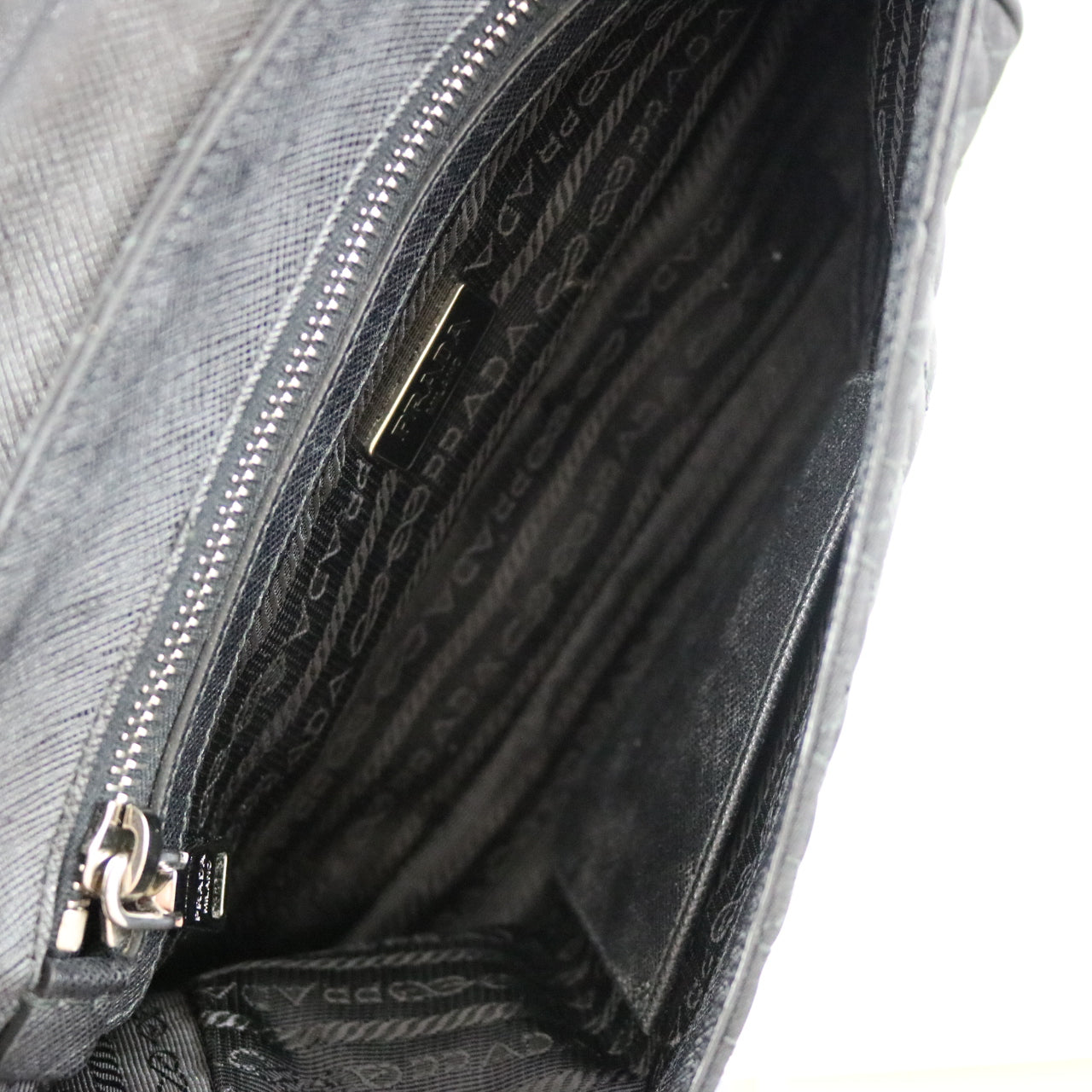 Nylon Tessuto Quilted Flap Bag