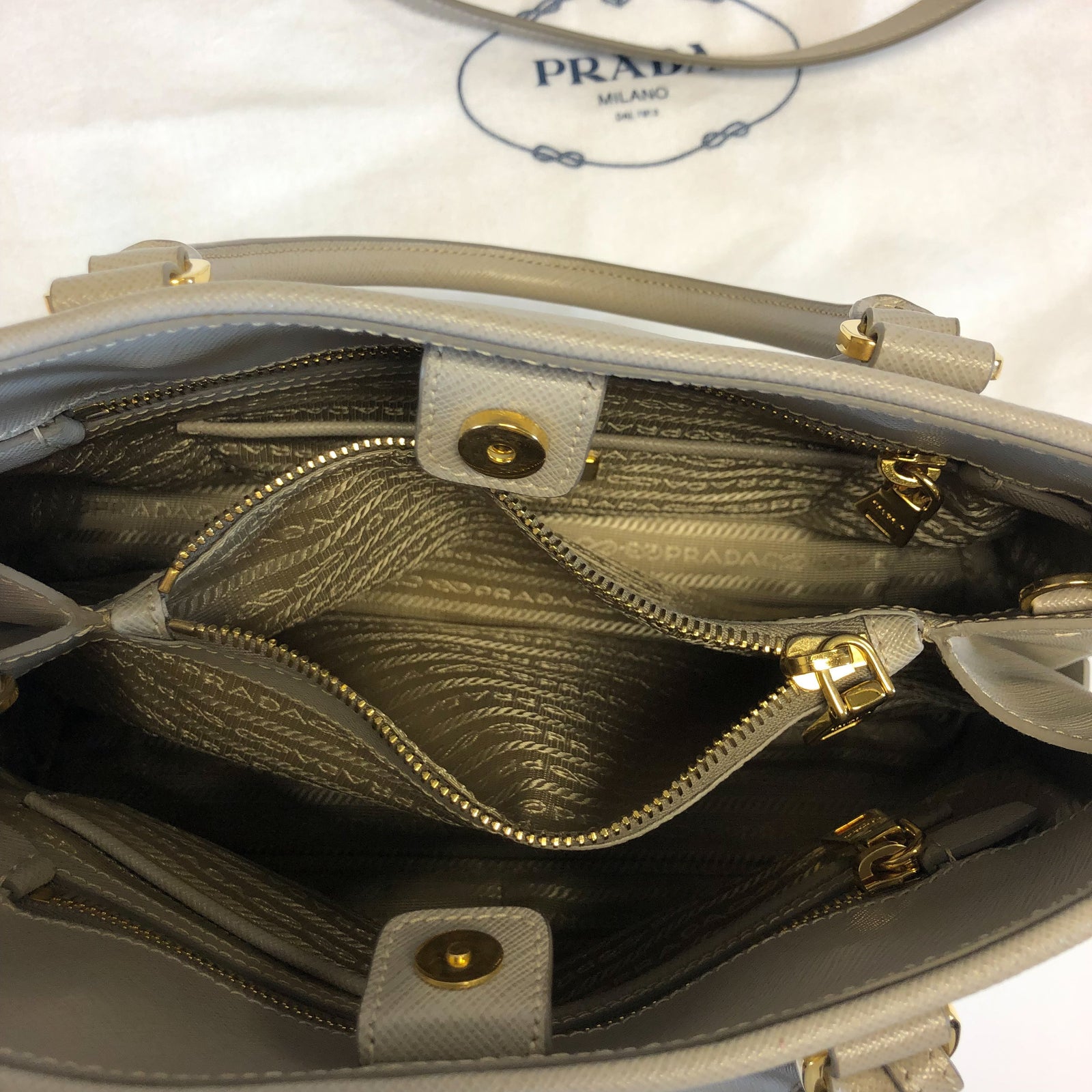Saffiano Lux Medium Promenade Tote