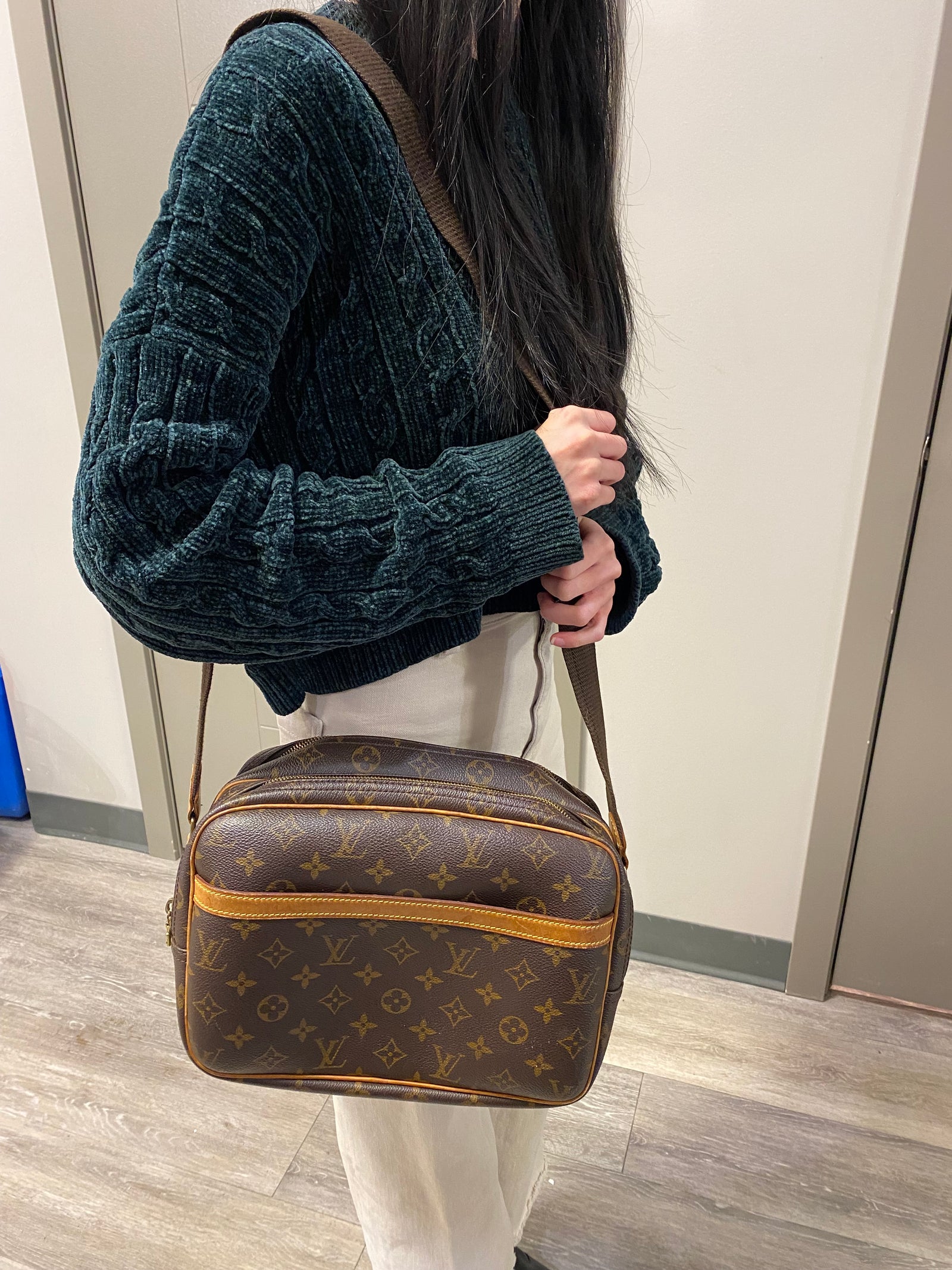 louis vuitton reporter bag