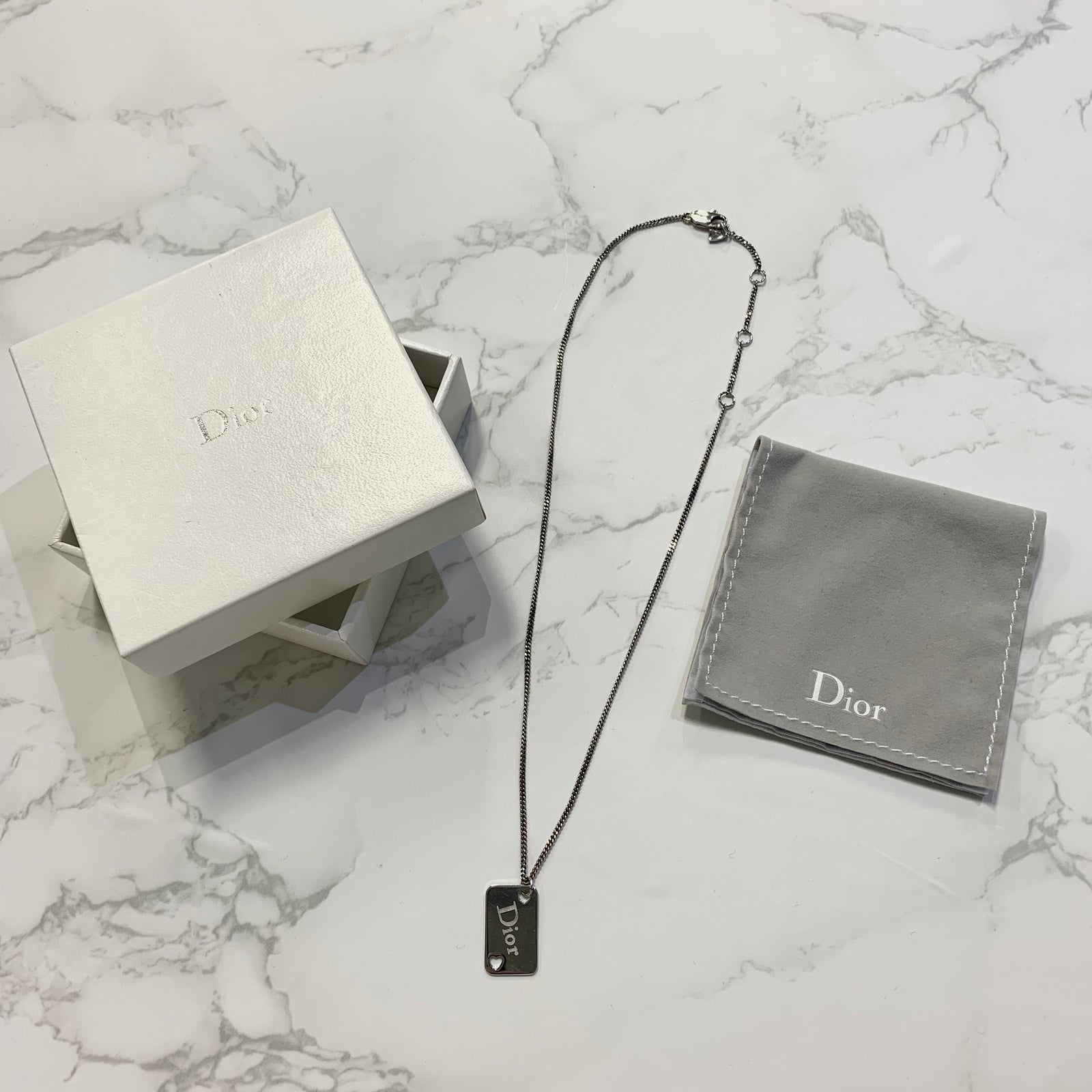 Silver Tone Pendant Necklace