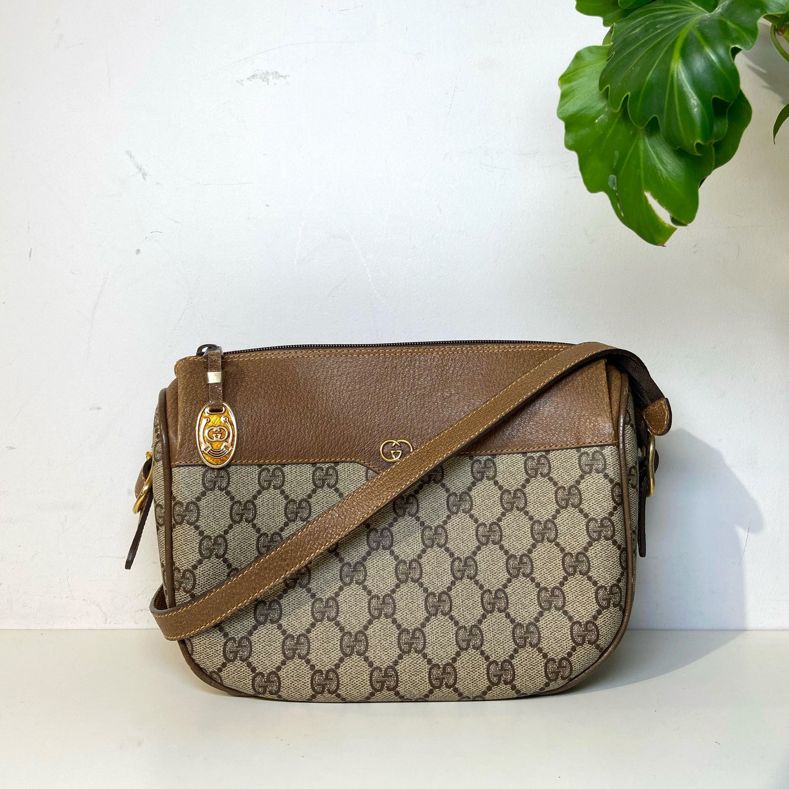 Vintage GG Supreme Crossbody