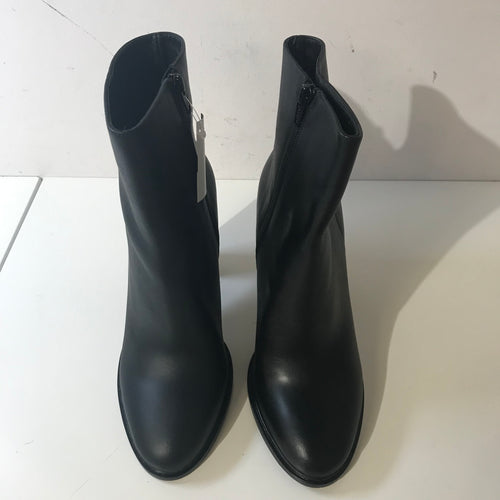 Overton Black Boots 5.5/10