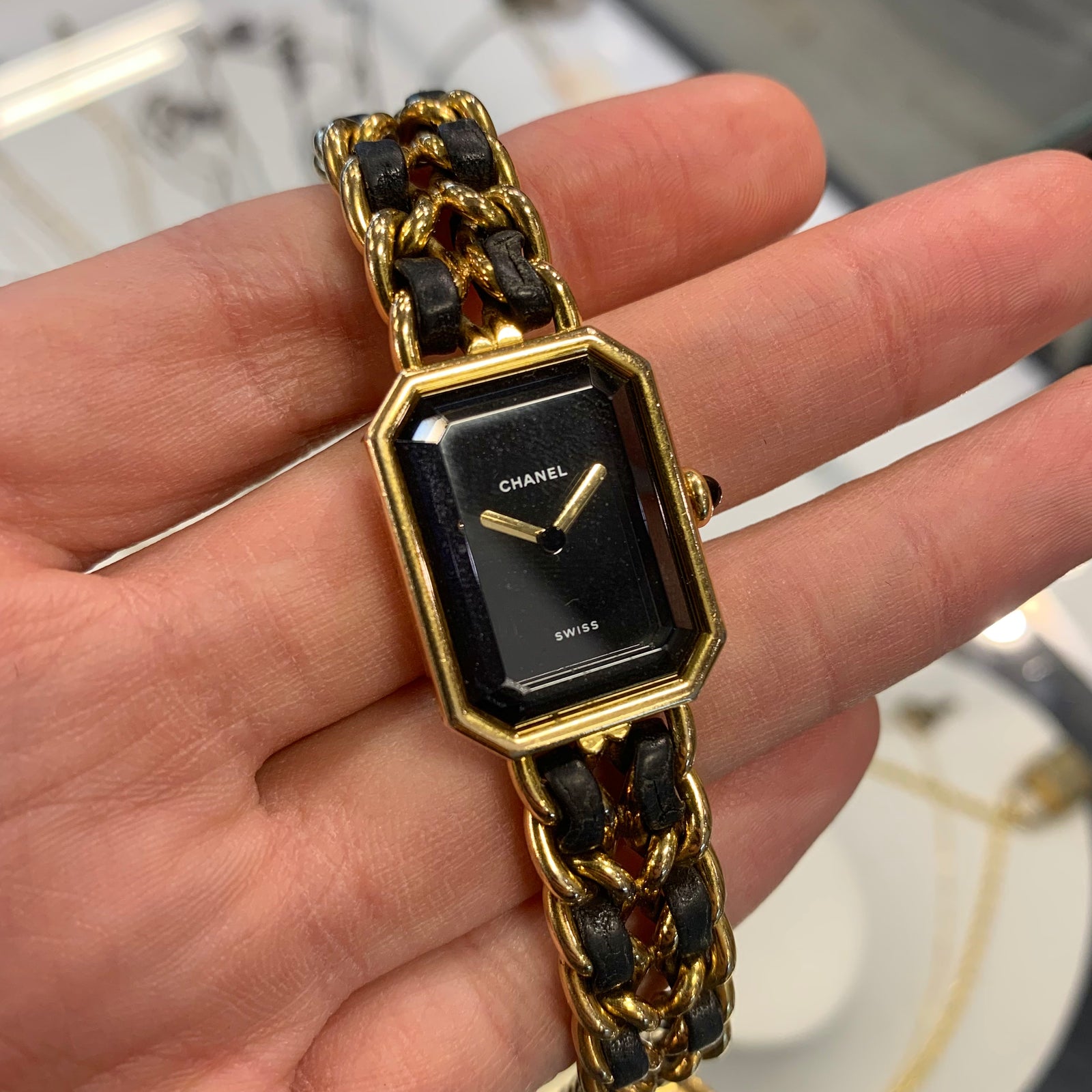 Chanel top watch quartz