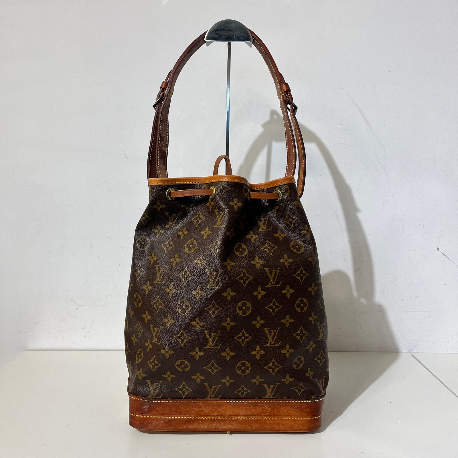 Monogram Noe