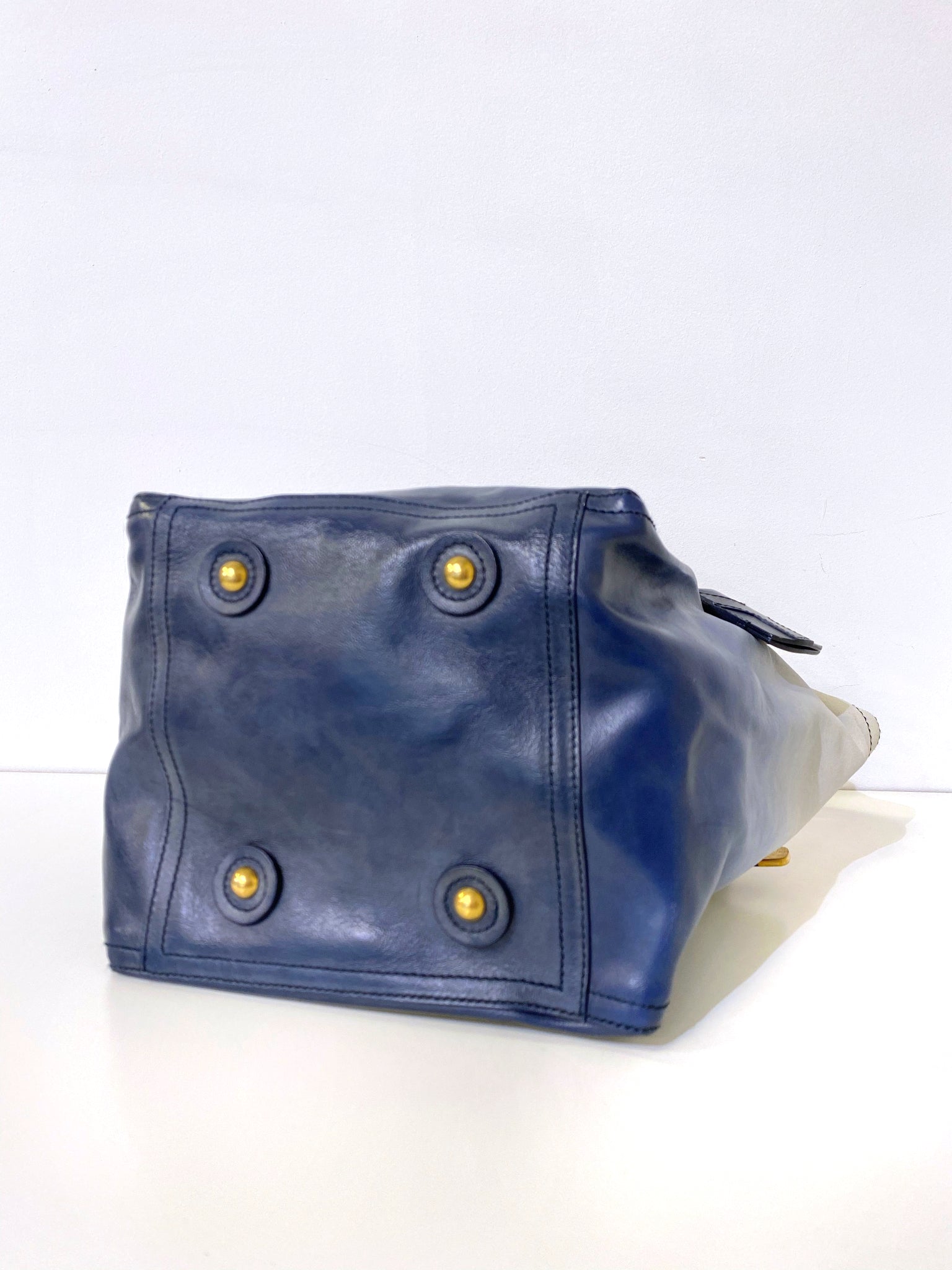 Gradient Leather Shoulder Bag